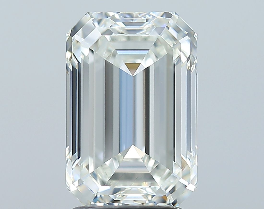 3.01 ct Emerald diamond