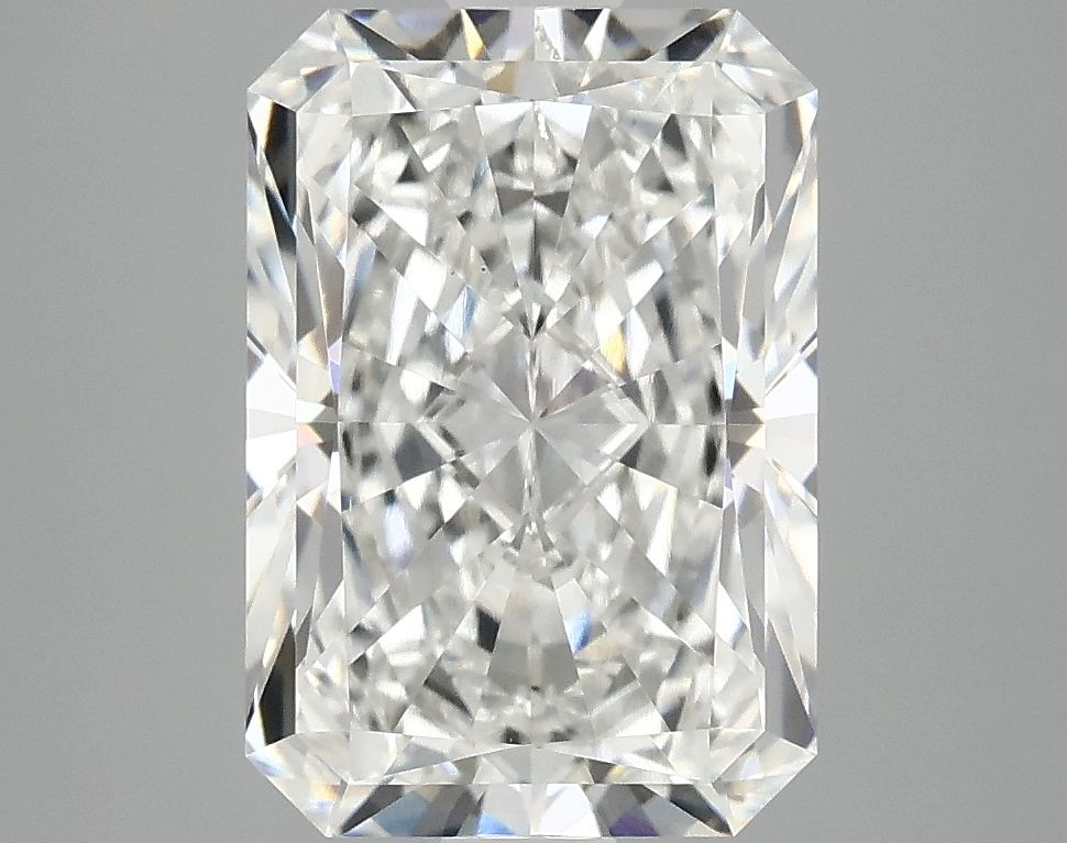 3.89 ct Radiant diamond