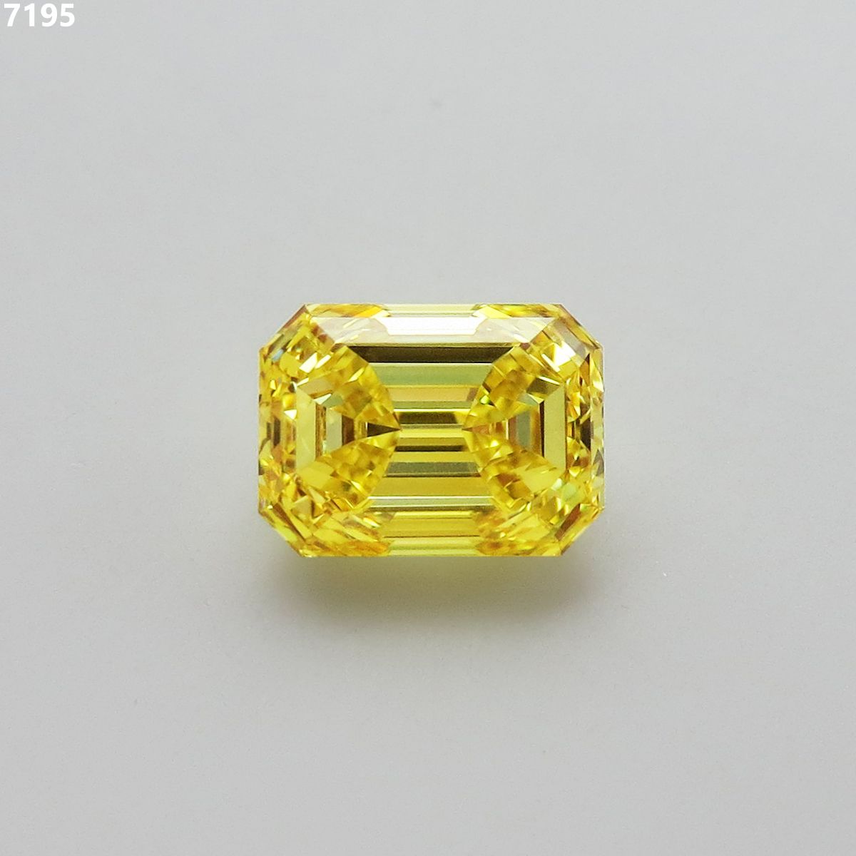 1.11 ct Emerald diamond