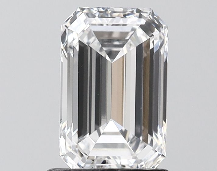 1.38 ct. emerald Lab Grown Diamond front image
