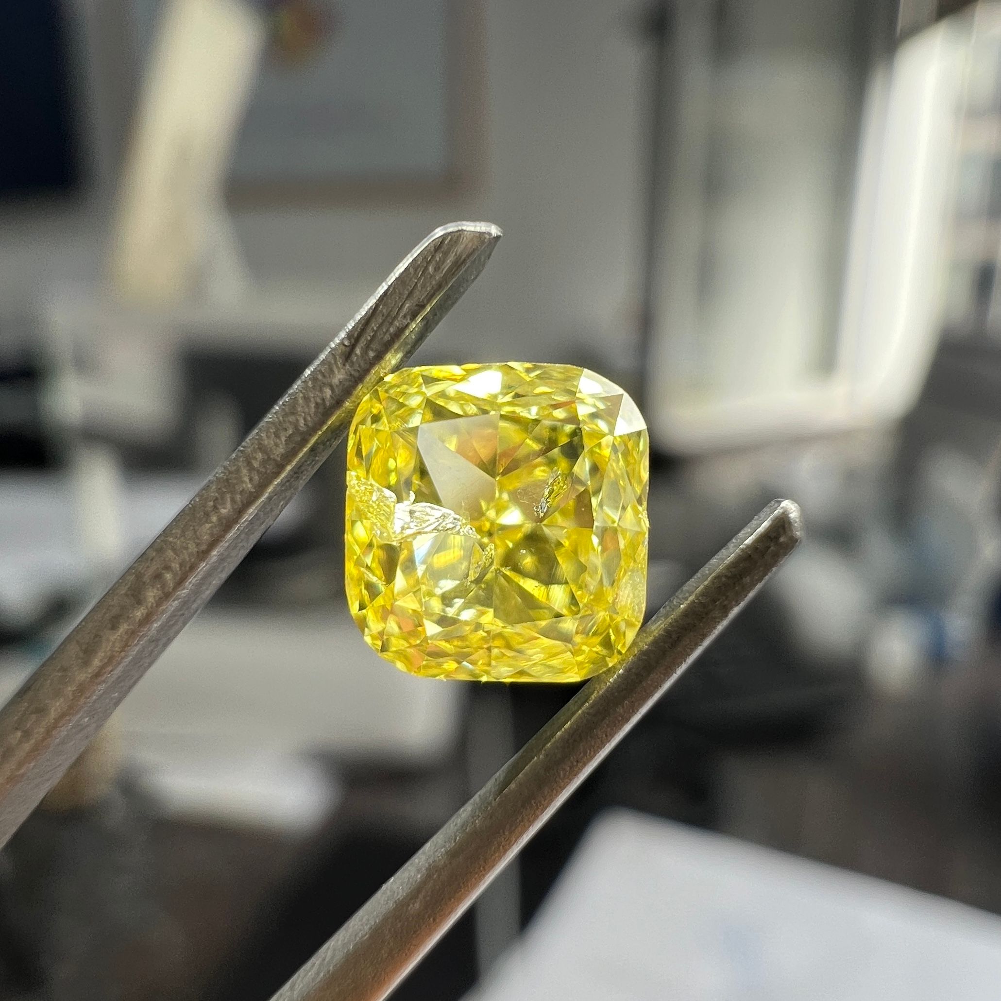 Diament 1.01 ct Fancy Intense Yellow/I2
