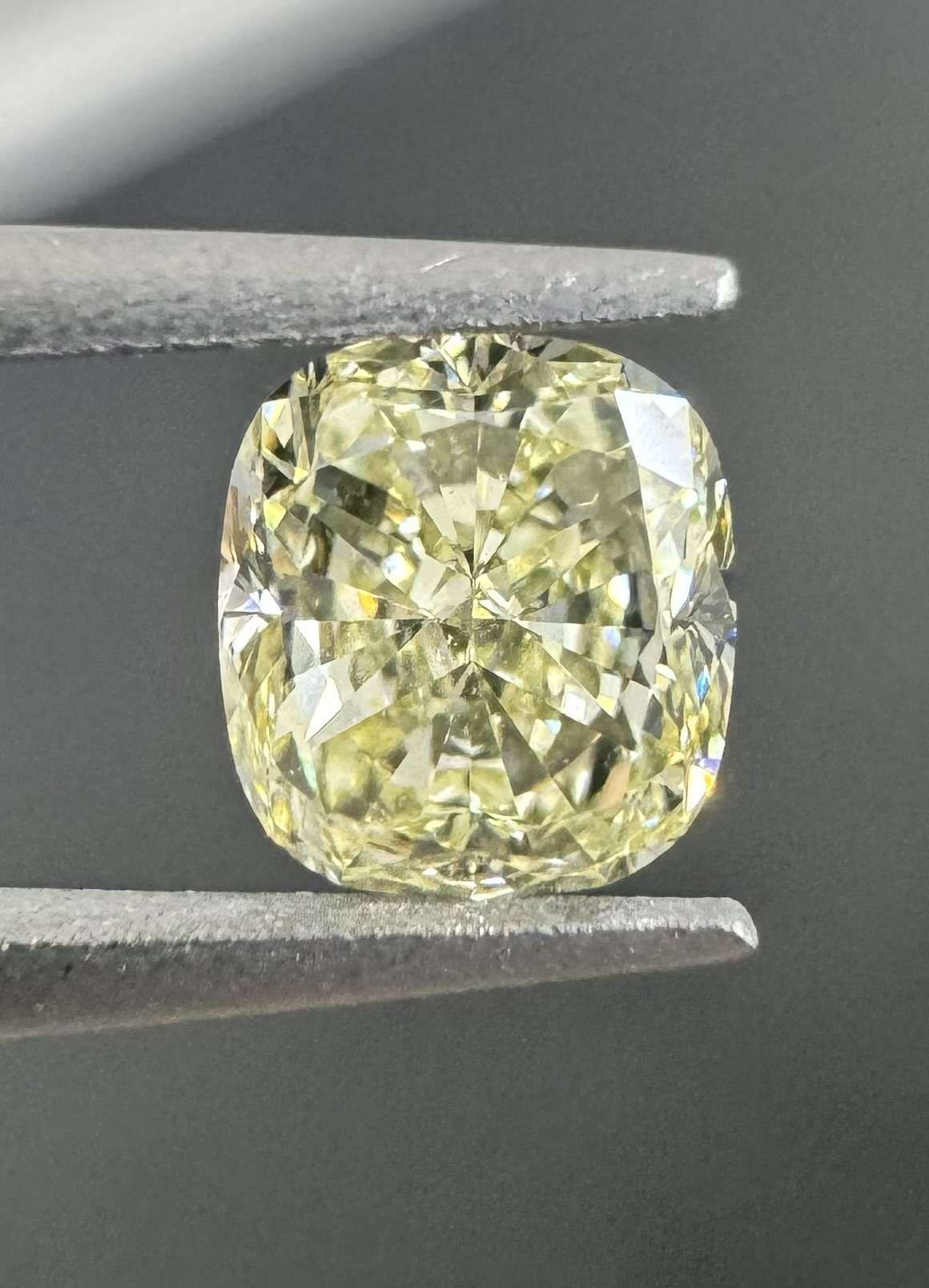 0.54 ct Cushion Modified diamond
