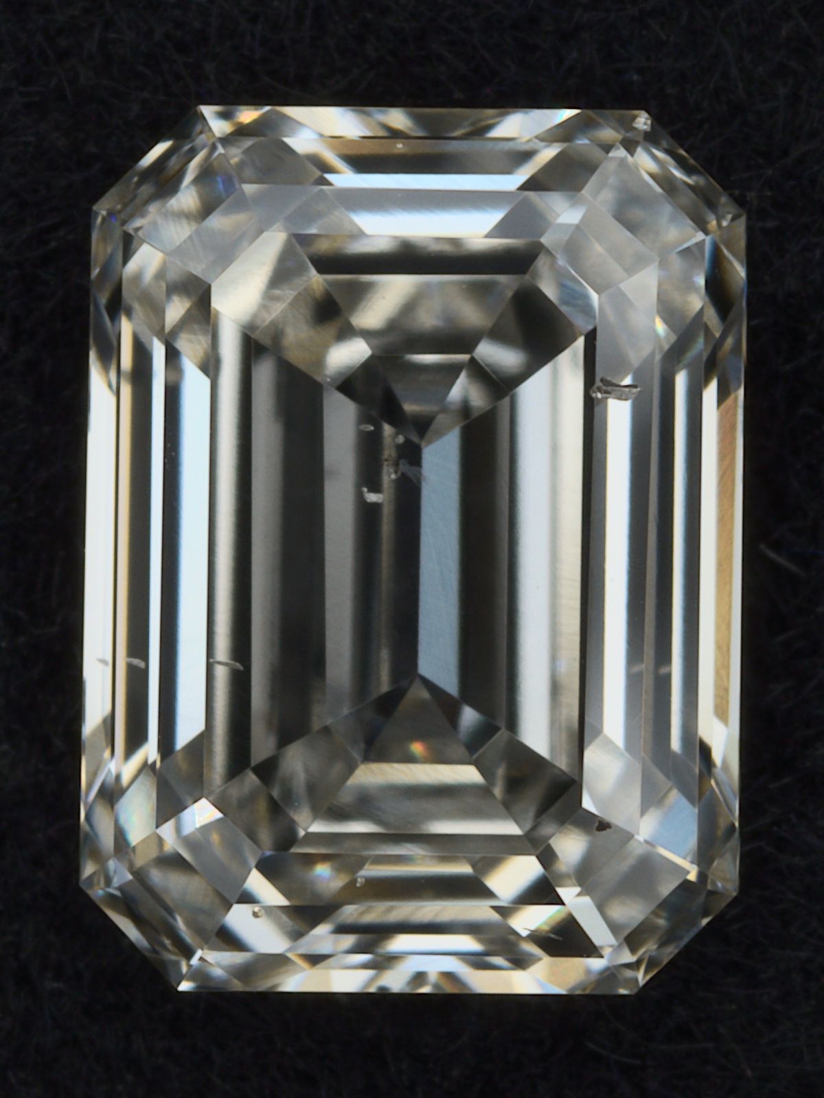 1.00 ct. emerald Lab Grown Diamond front image