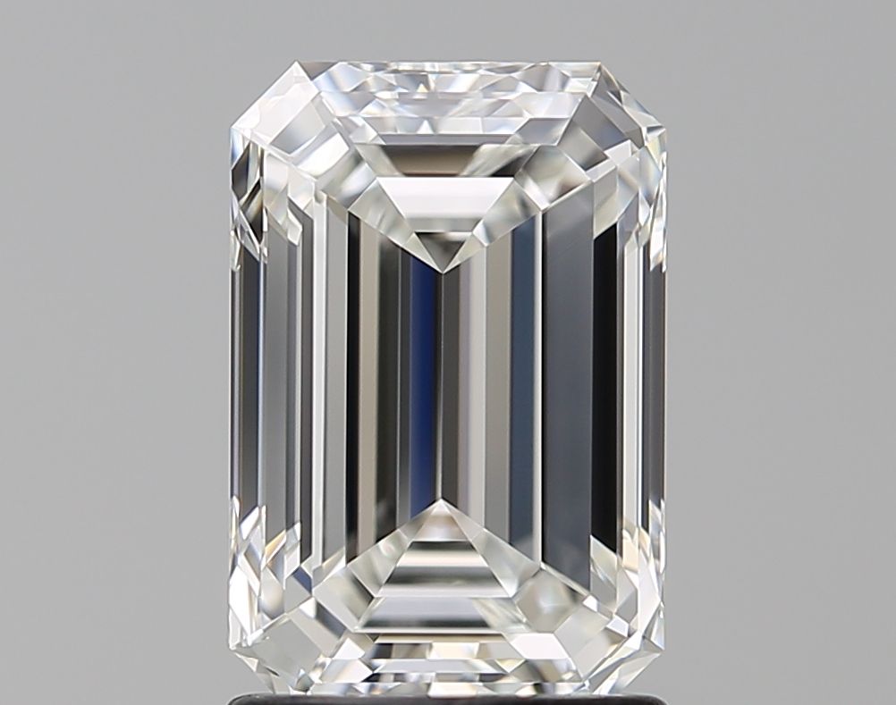2.01 ct Emerald diamond