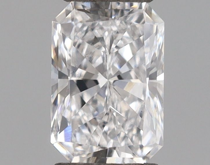 0.32 ct lab-grown Radiant Diamond