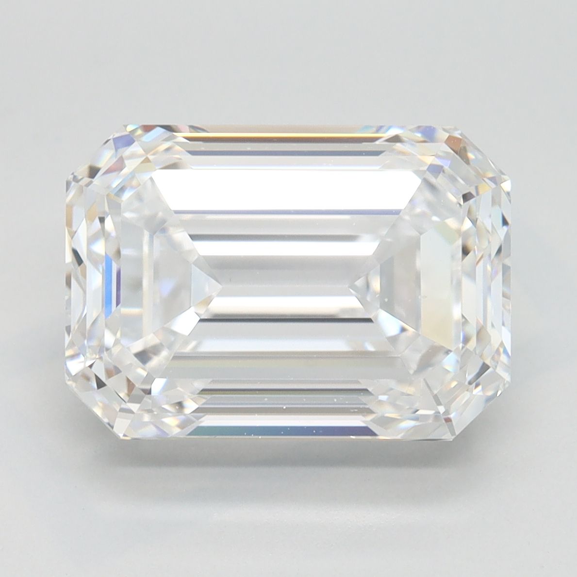 4.64 ct. emerald Lab Grown Diamond front image