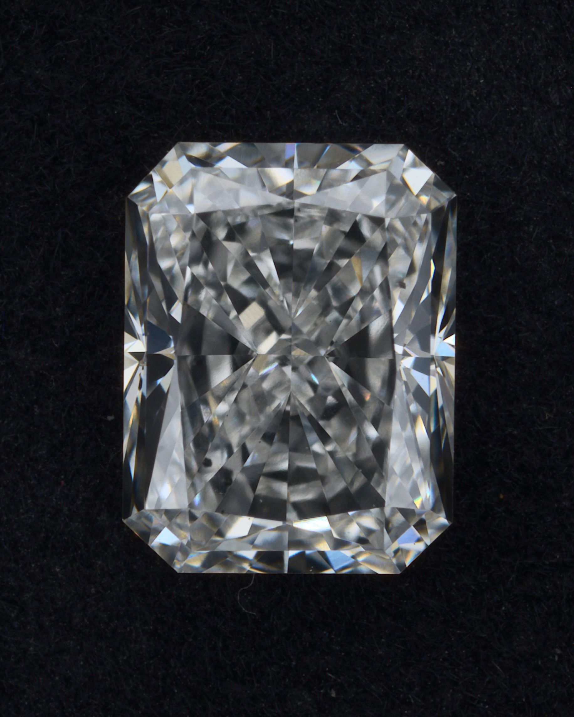 1.31 ct Radiant diamond