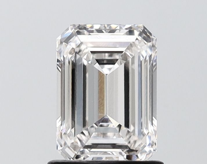 1.14 ct. emerald Lab Grown Diamond front image