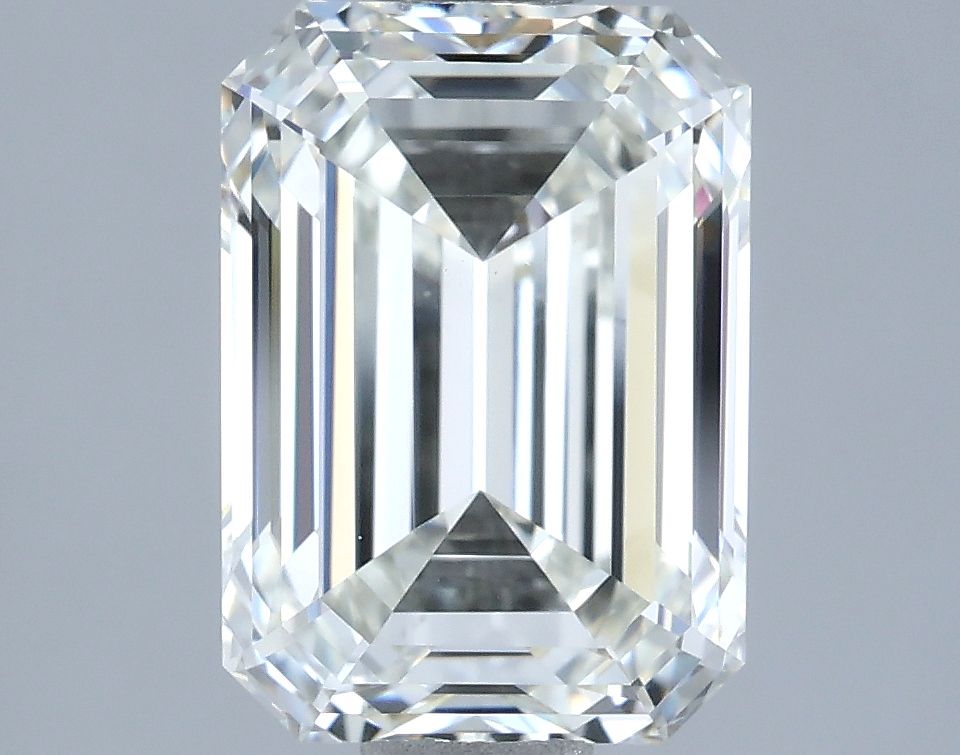 2.55 ct Emerald diamond