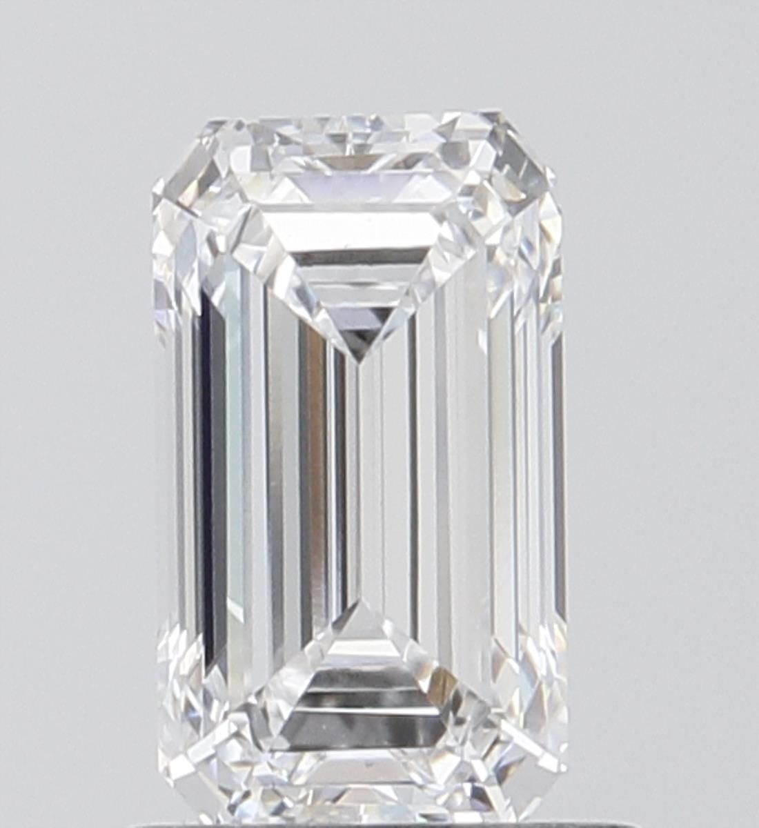 0.96 ct. emerald Lab Grown Diamond front image