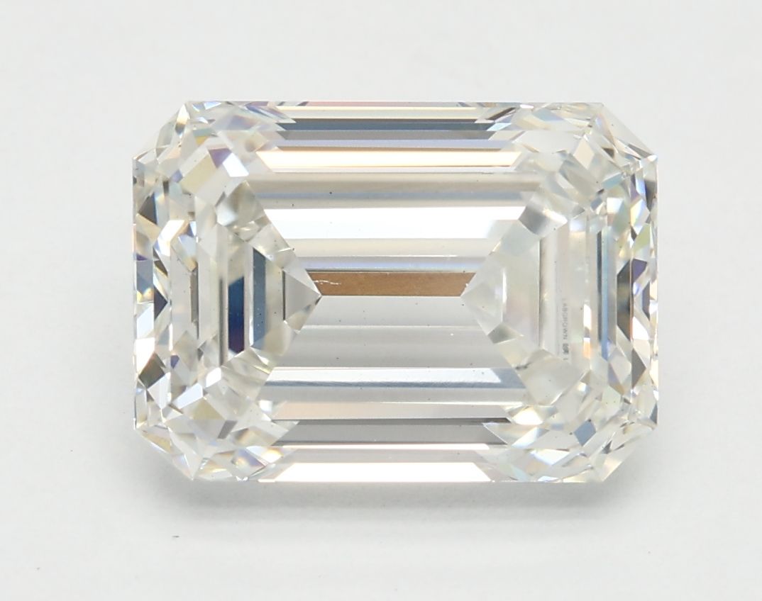 3.03 ct Emerald diamond