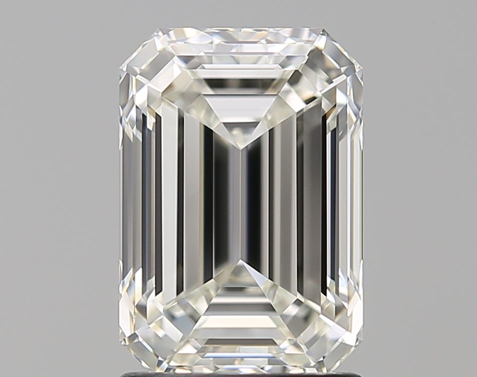 2.02 ct Emerald diamond