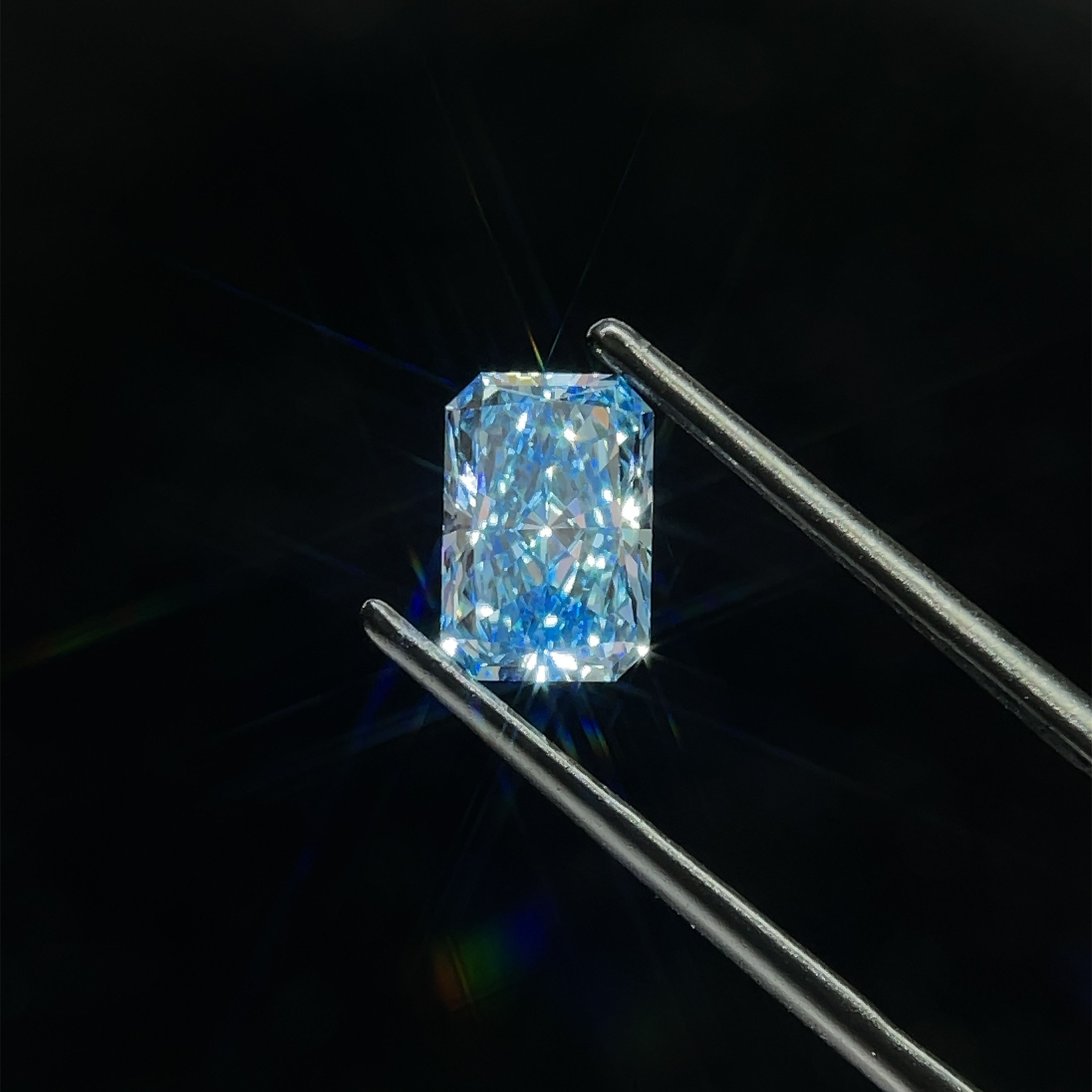 1.75 ct. radiant Lab Grown Diamond front image