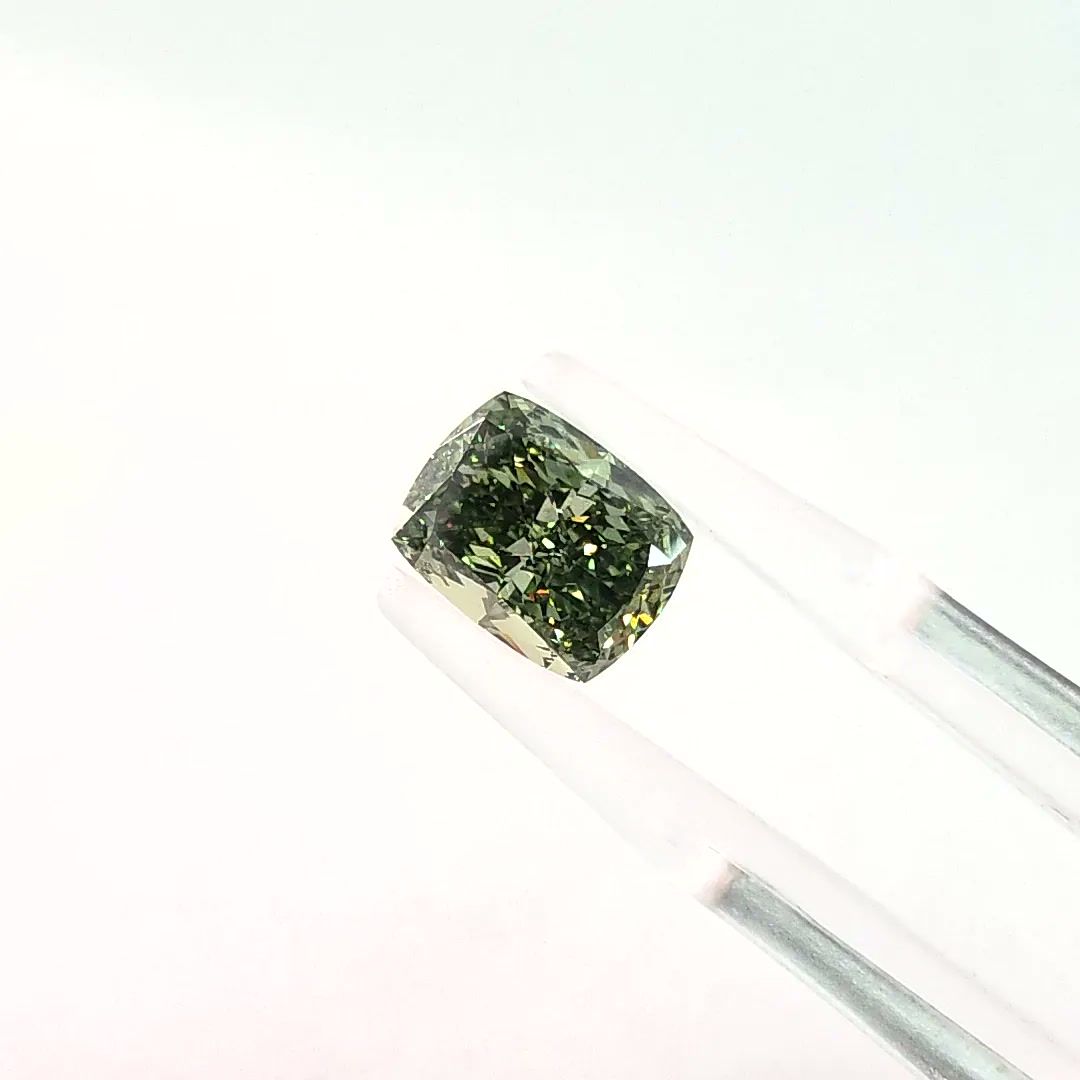 1.72 ct Cushion Modified diamond