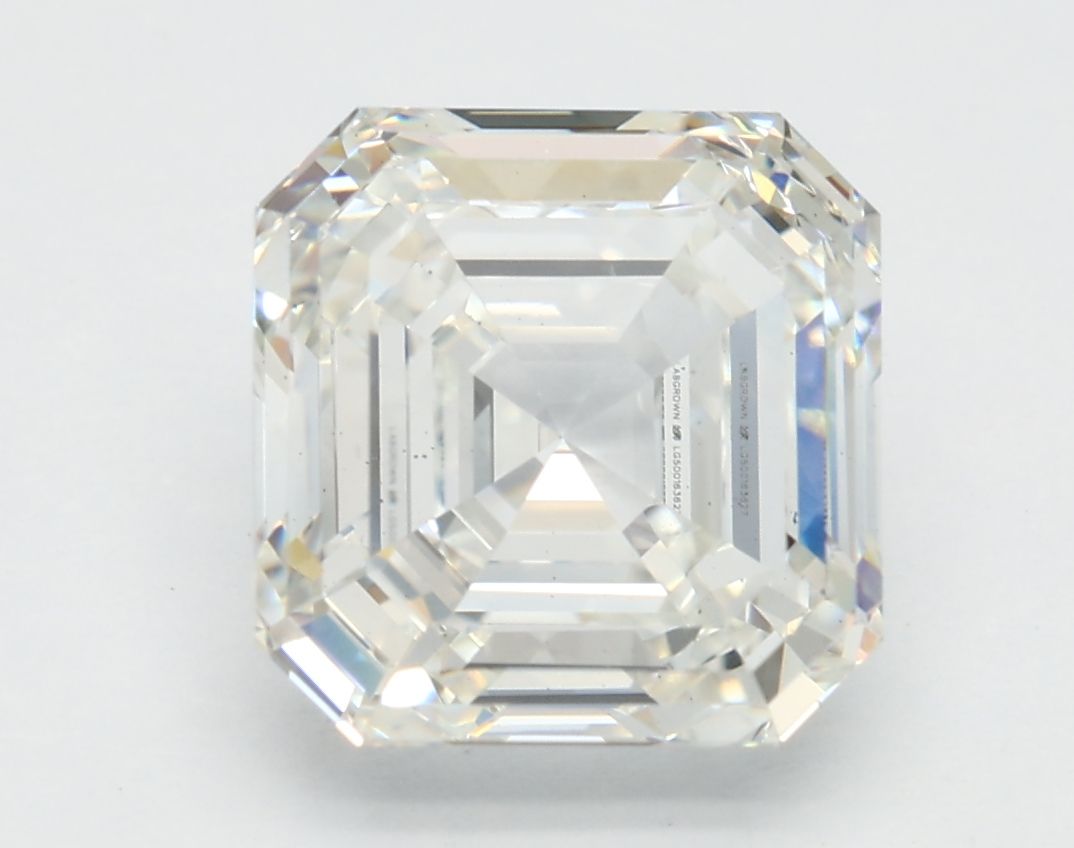 3.32 ct Square Emerald diamond