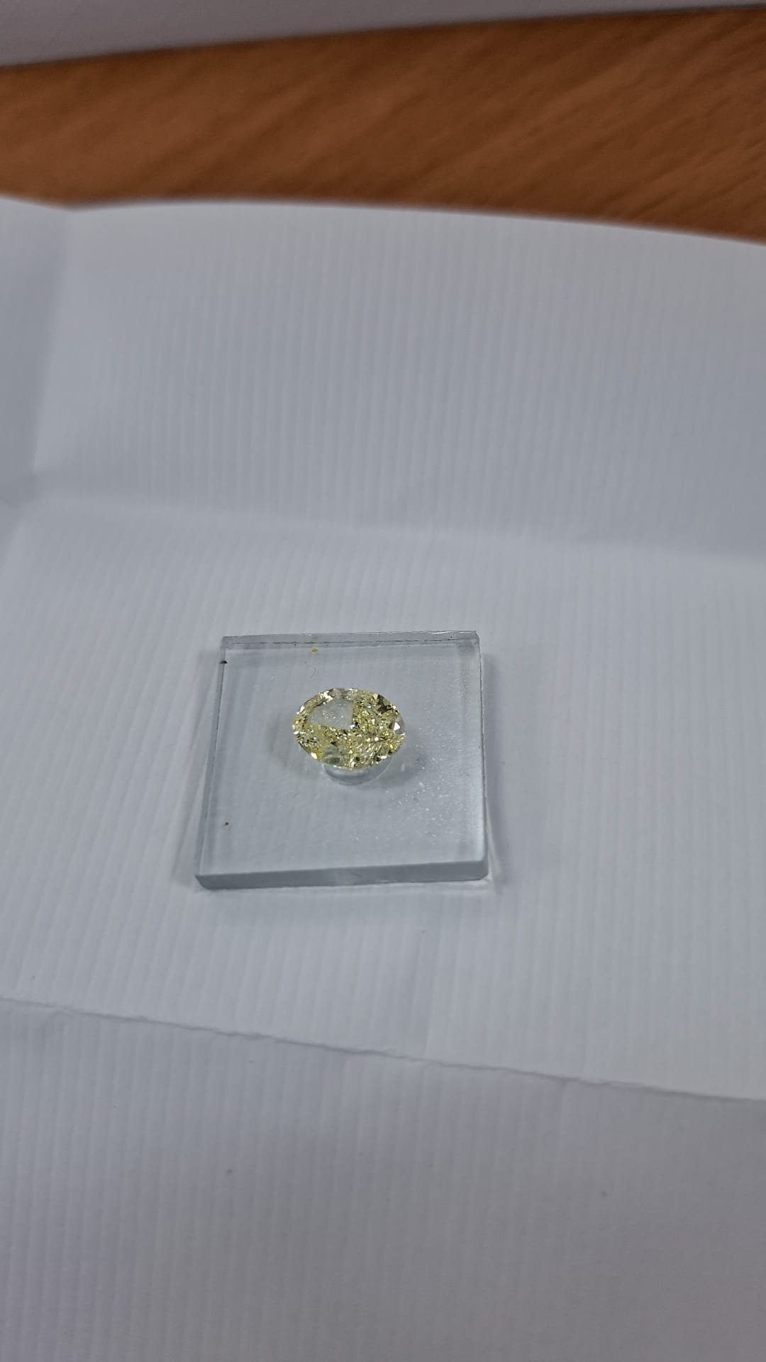1.69 ct Oval diamond