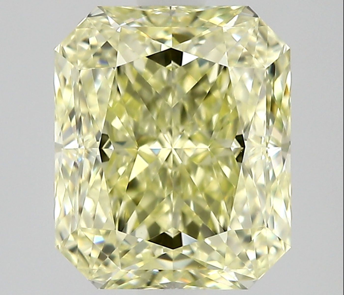 2.01 ct Radiant diamond