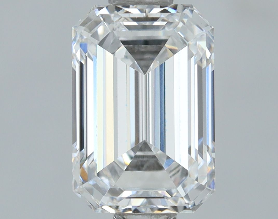 1.06 ct. emerald Lab Grown Diamond front image