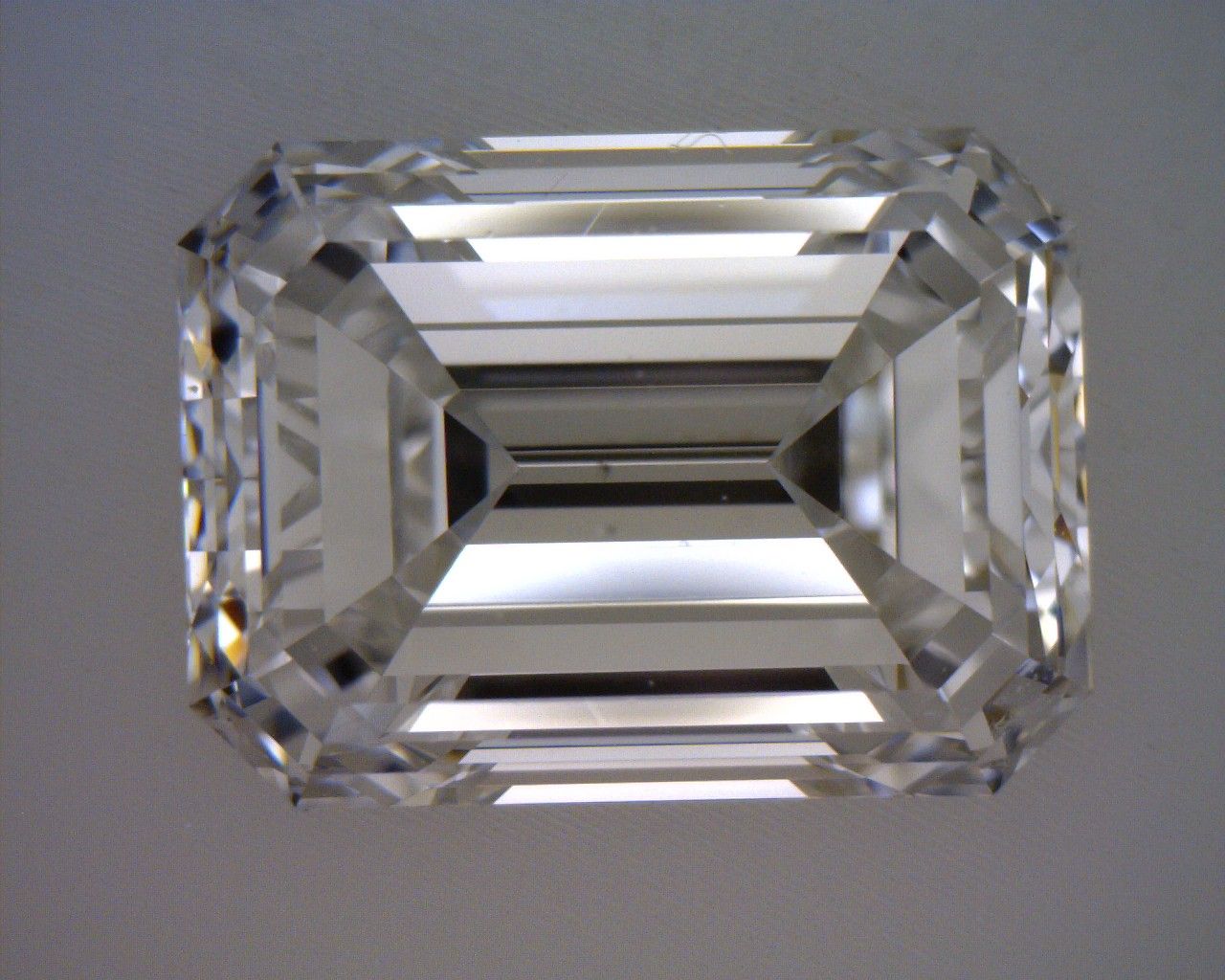 2.02 ct Emerald diamond
