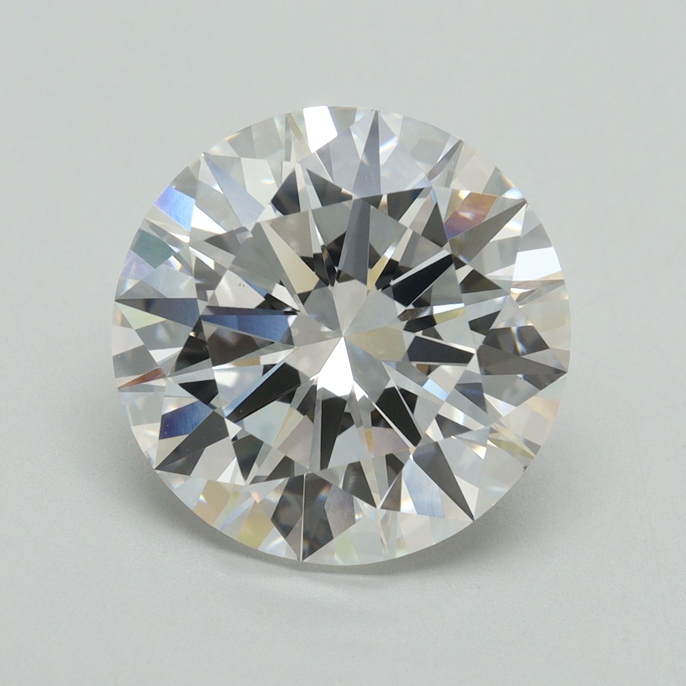 7.04 ct. round Lab Grown Diamond front image