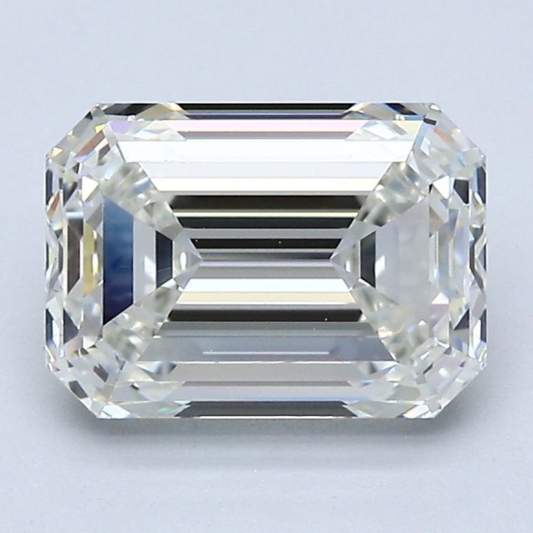 2.70 ct Emerald diamond
