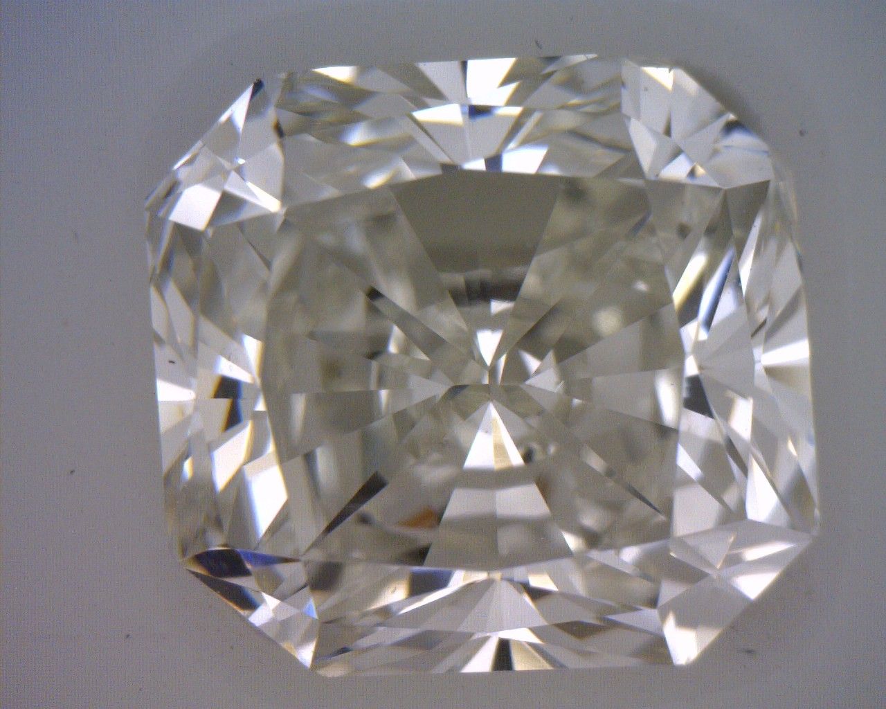 3.01ct Radiant diamond