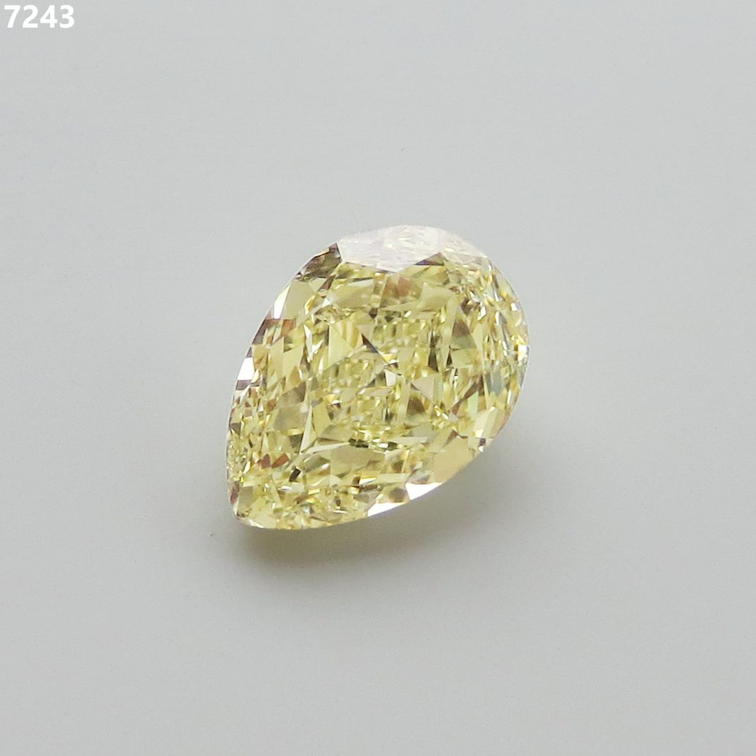 Diament 3.01 ct Fancy Light Yellow/VS1