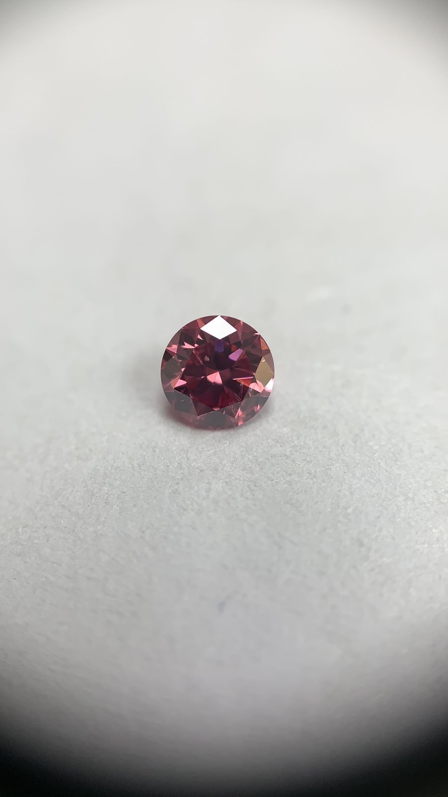 Diament 0.15 ct Fancy Vivid Pink/