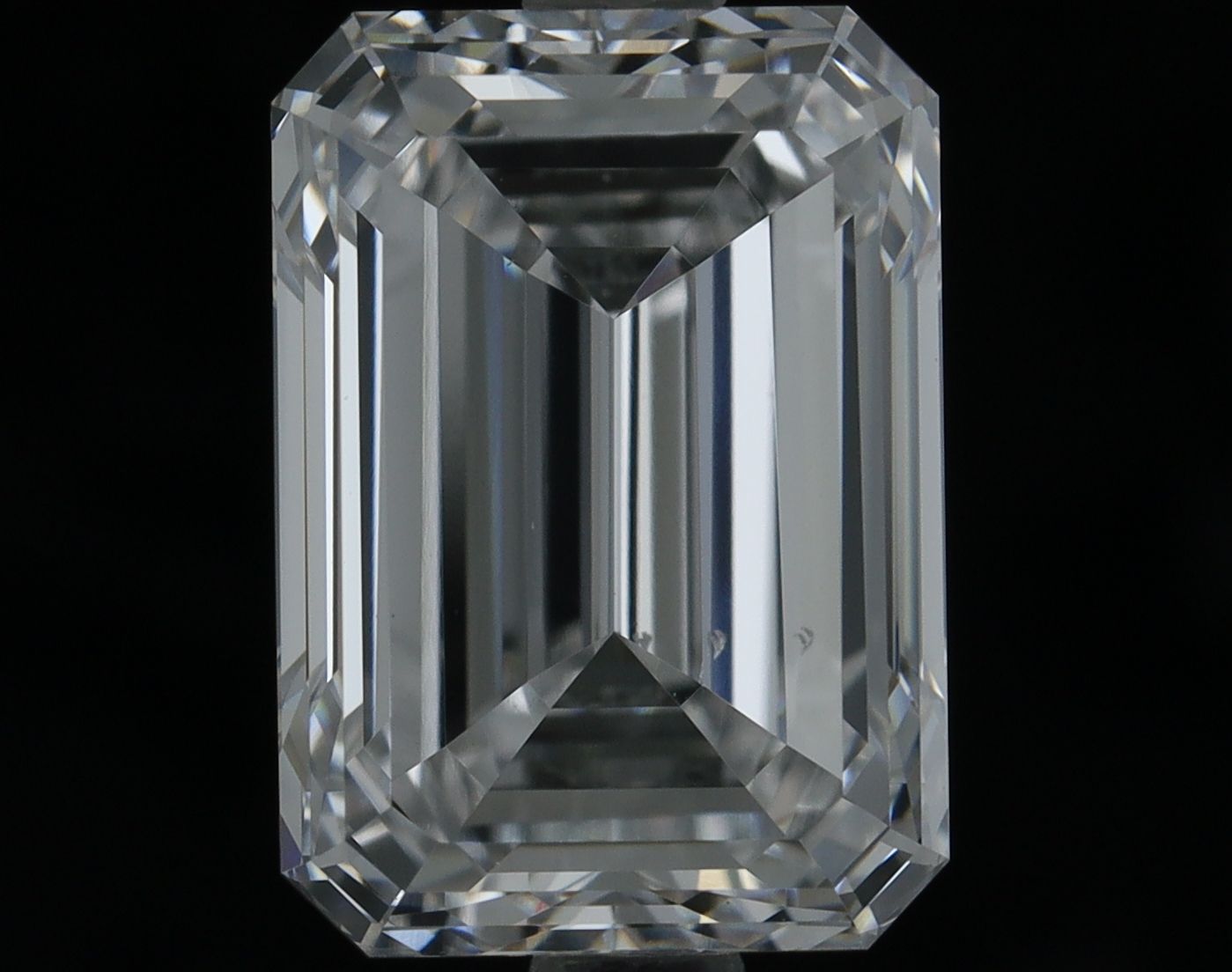 2.50 ct. emerald Lab Grown Diamond front image
