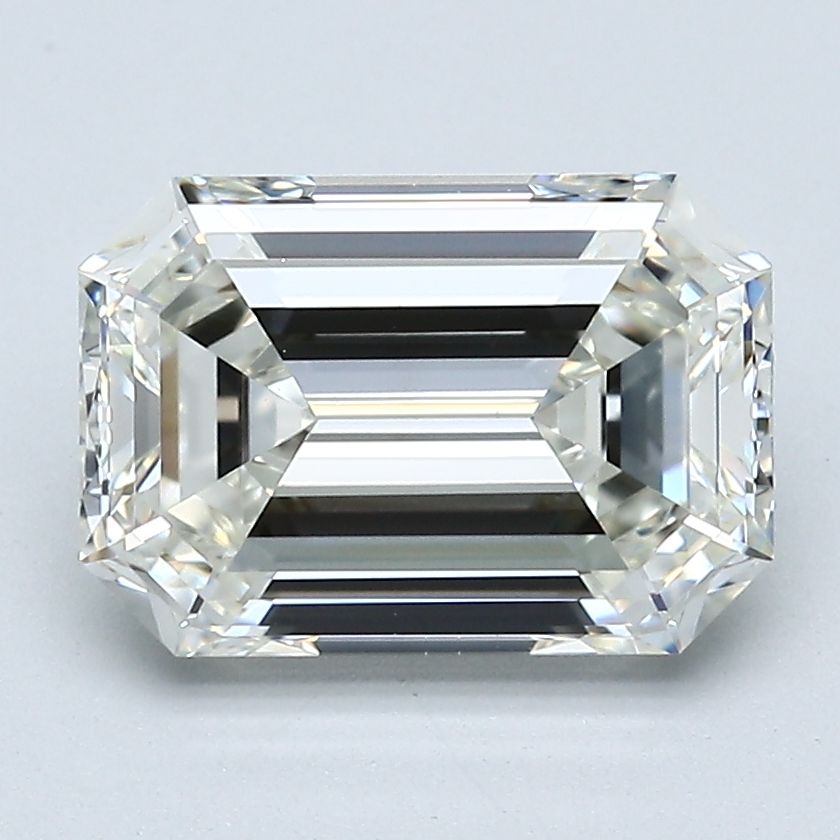 3.08 ct Emerald diamond