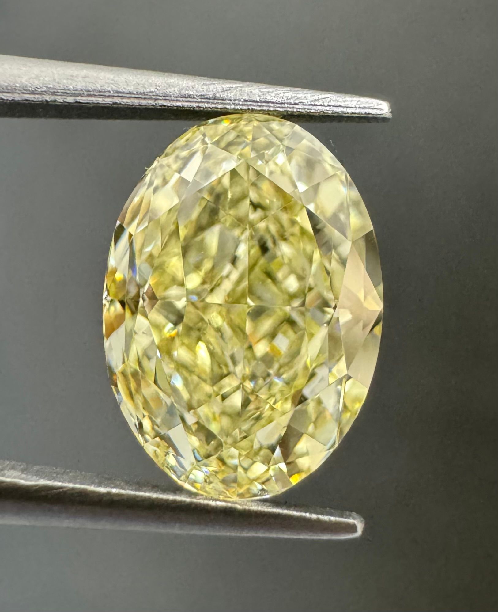 2.10 ct Oval diamond