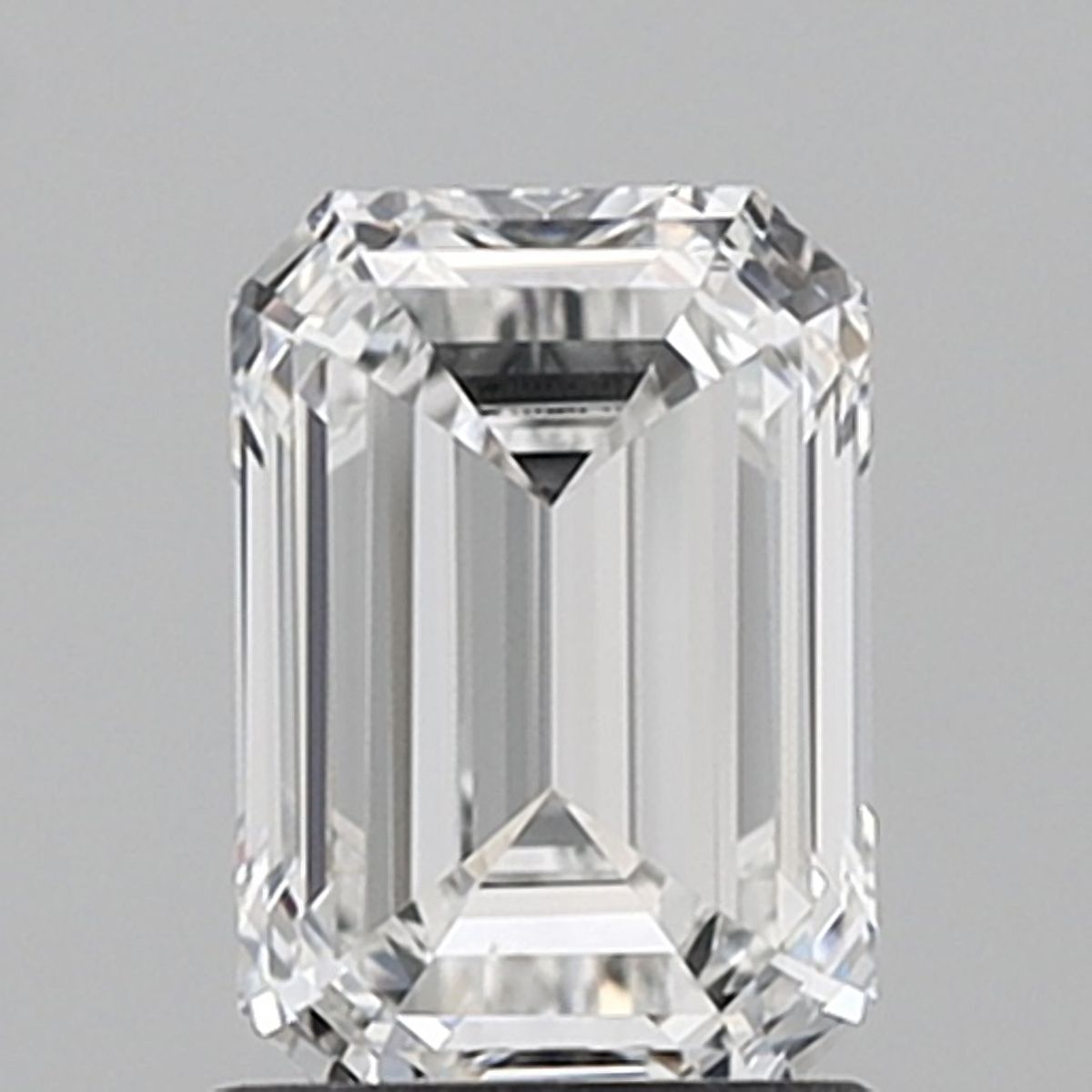1.50 ct. emerald Lab Grown Diamond front image