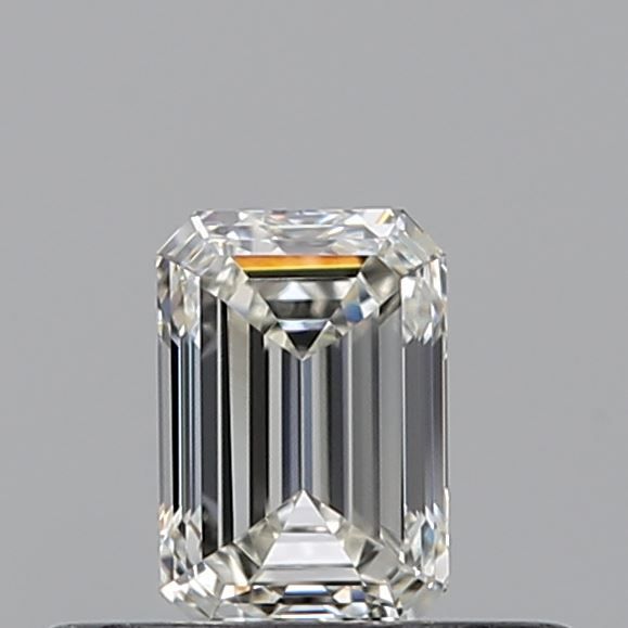 0.32 ct Emerald diamond