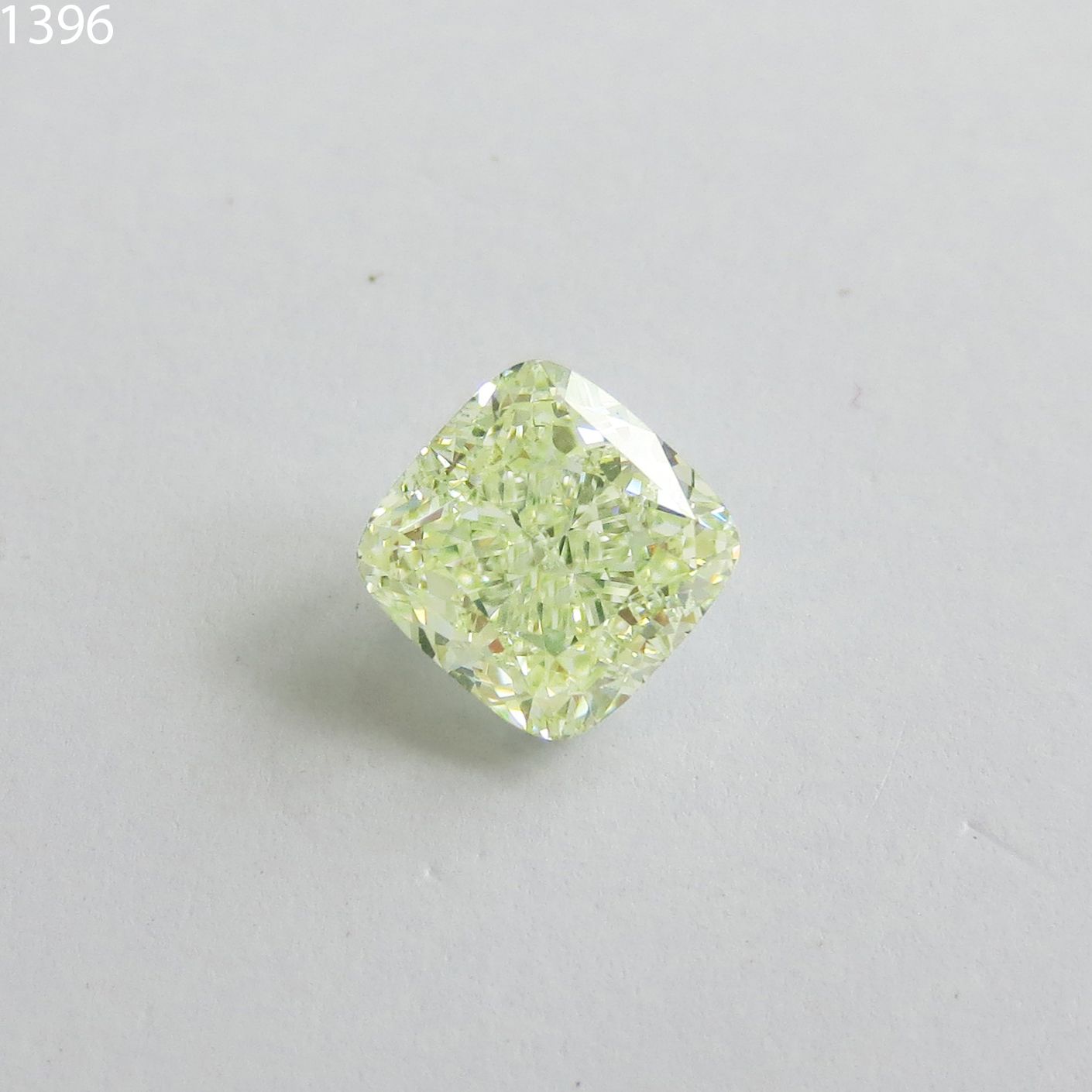 Diament 1.63 ct Fancy Light Yellow Green/SI1