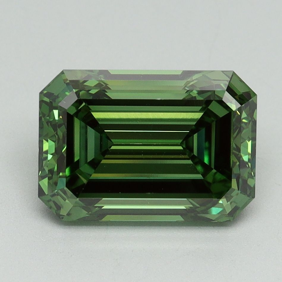 3.11 ct Emerald diamond