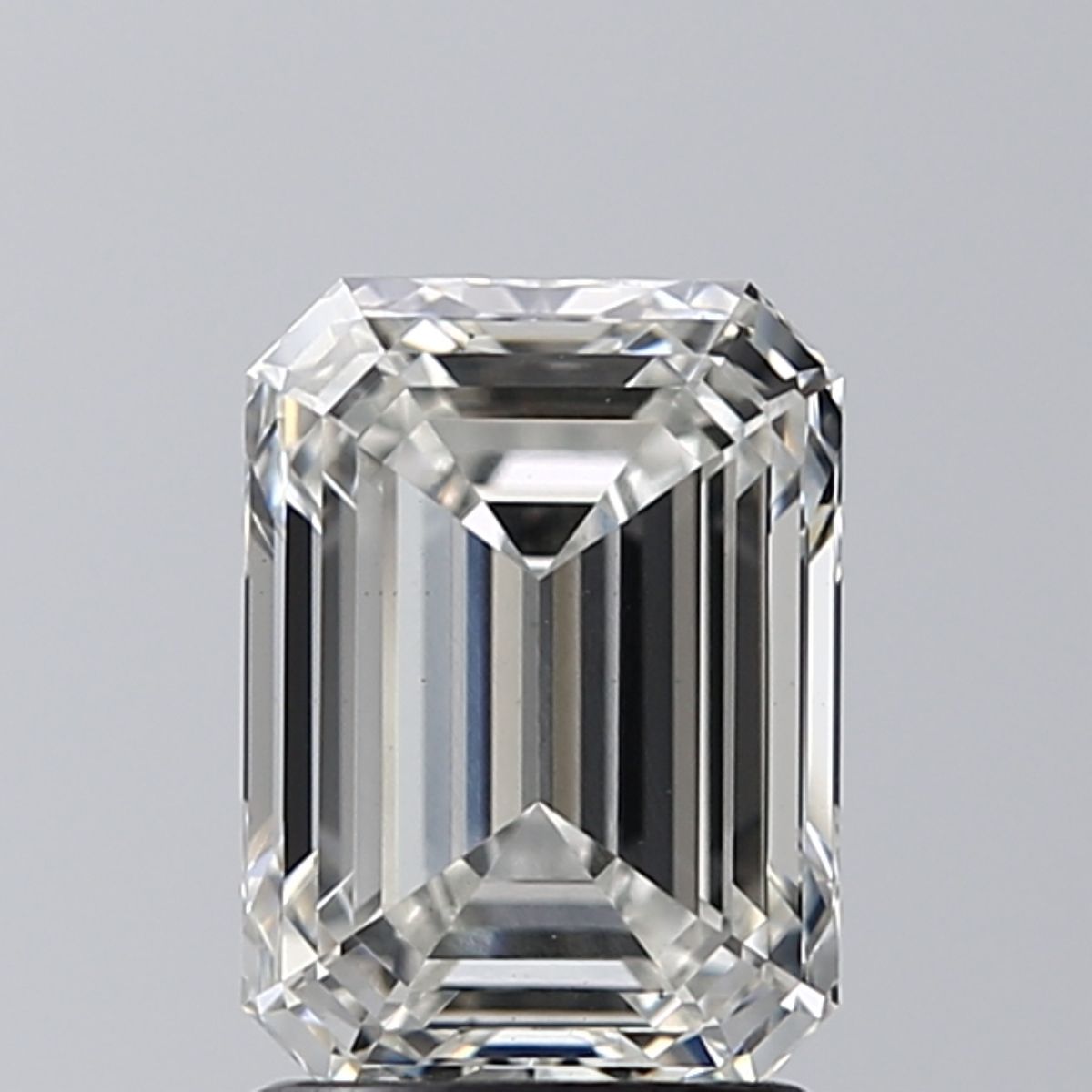 1.93 ct. emerald Lab Grown Diamond front image