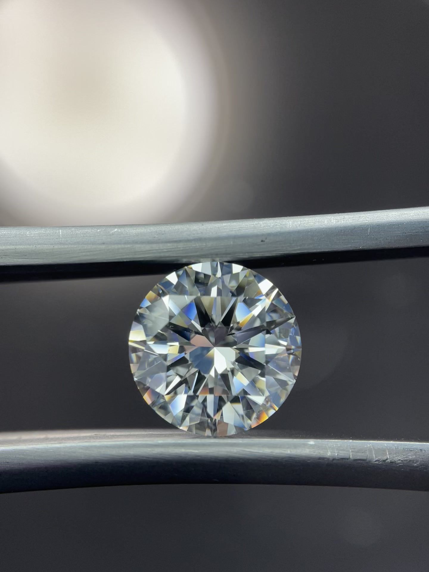 2.01 ct Round diamond
