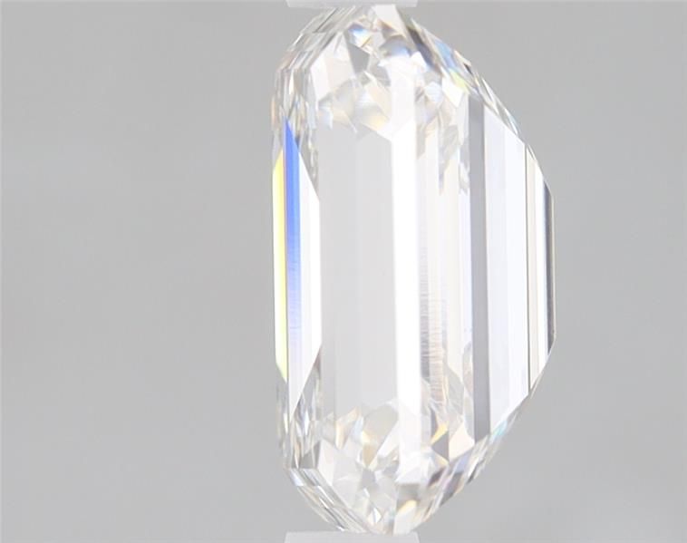 1.70 ct. emerald Lab Grown Diamond front image