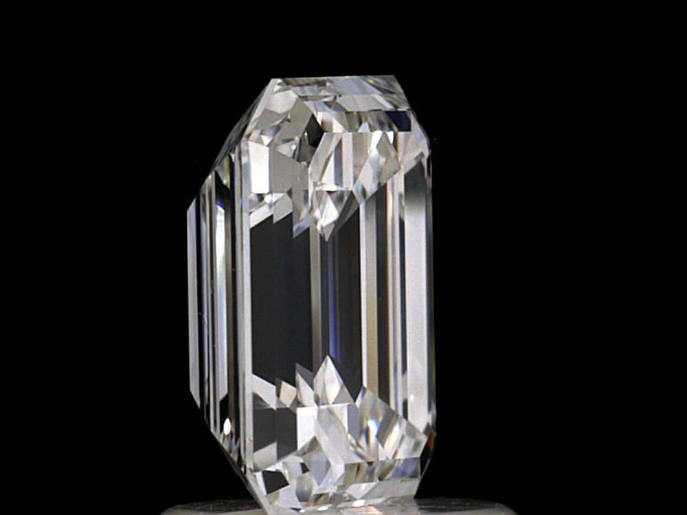 1.58 ct Emerald diamond