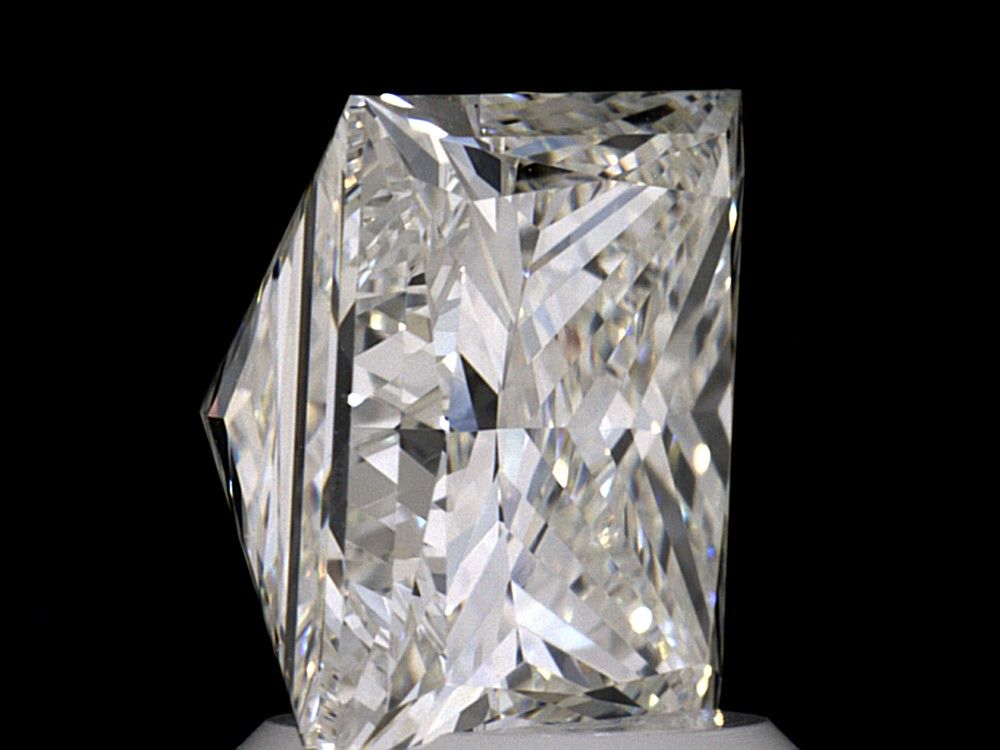 3.18 ct Princess diamond