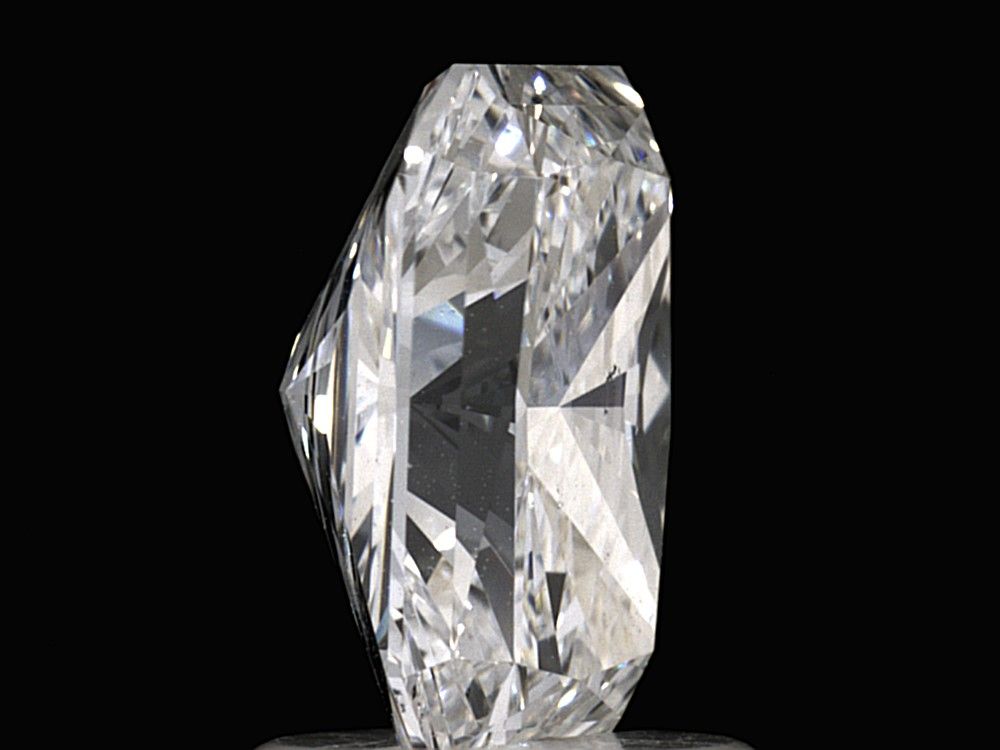 2.01 ct Radiant diamond