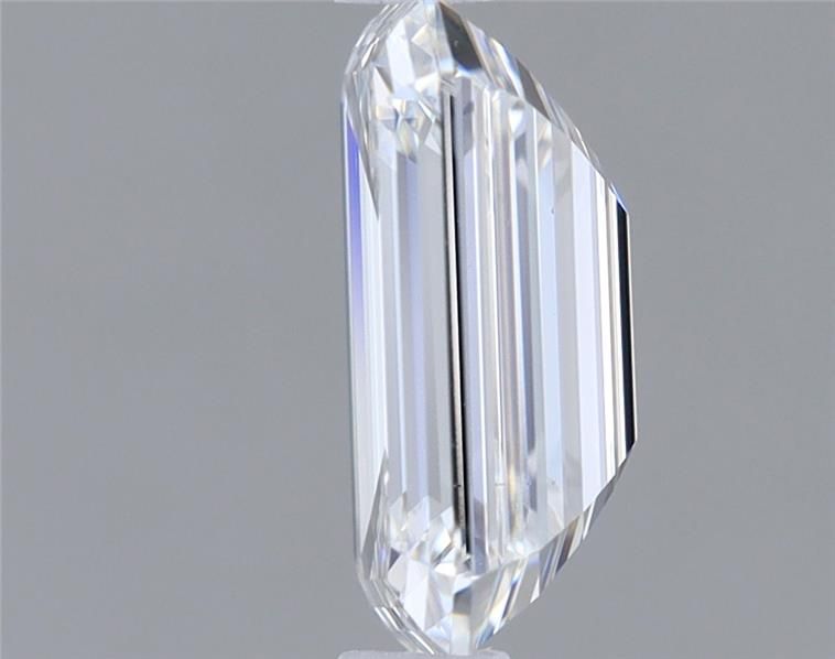 0.92 ct. emerald Lab Grown Diamond front image