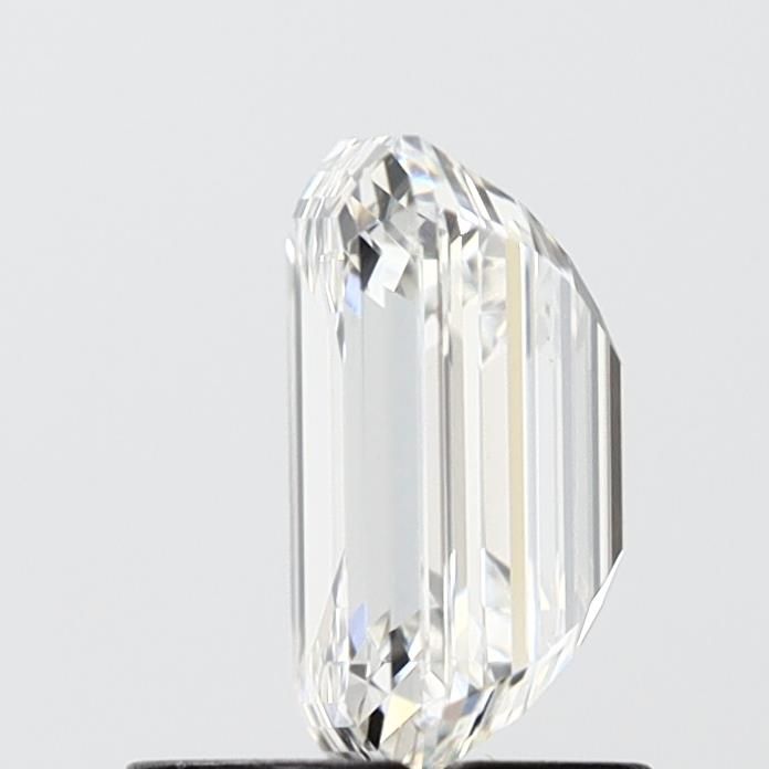 1.33 ct. emerald Lab Grown Diamond front image