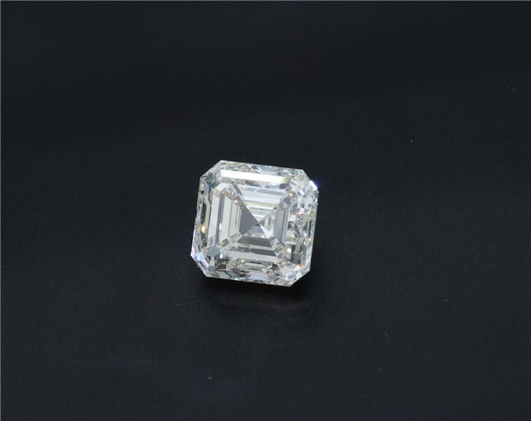 2.01ct Asscher diamond