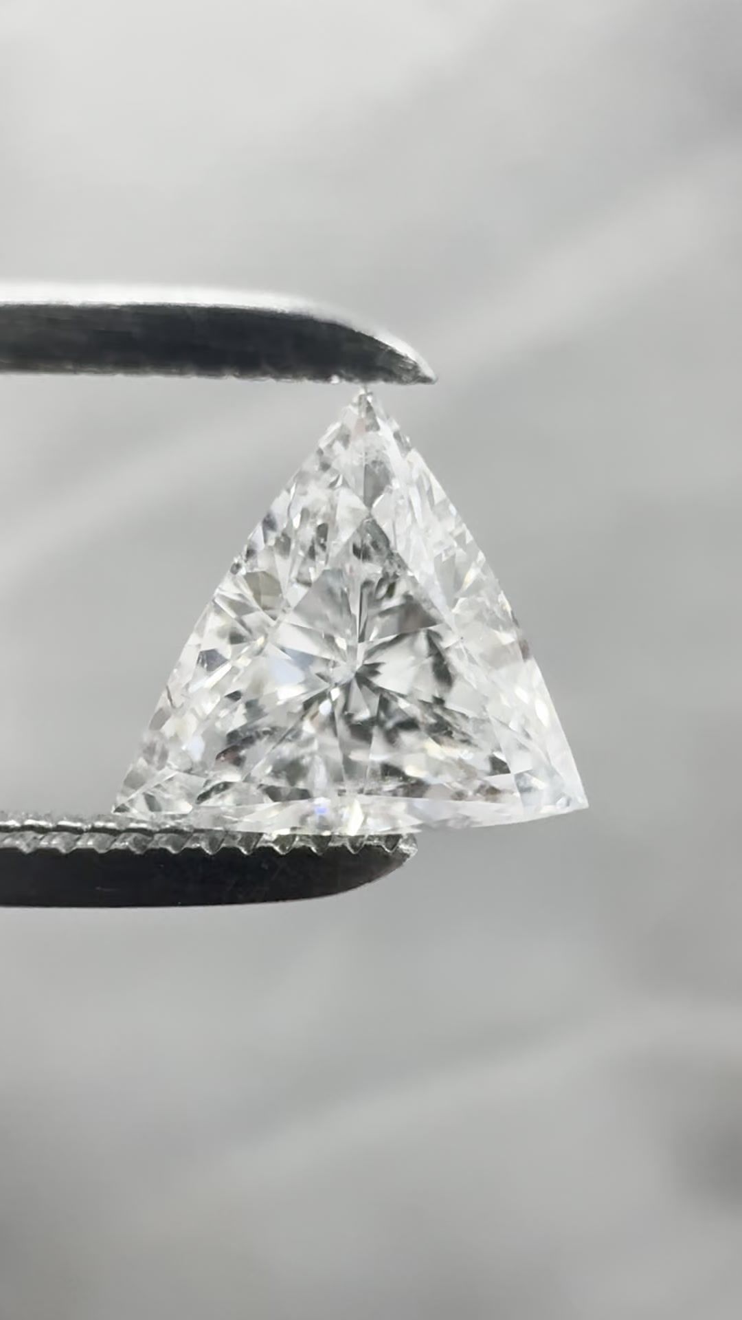 0.7 ct Triangular Diamond