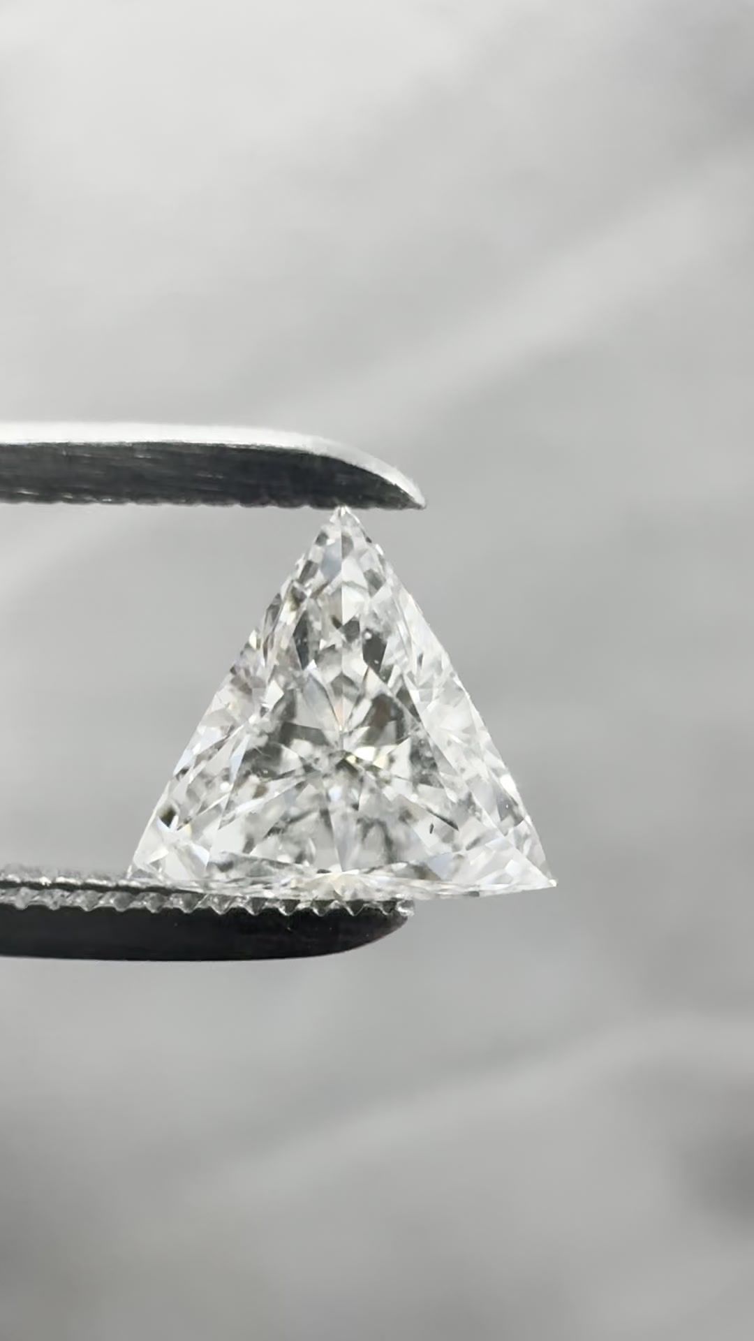 0.7 ct Triangular Diamond