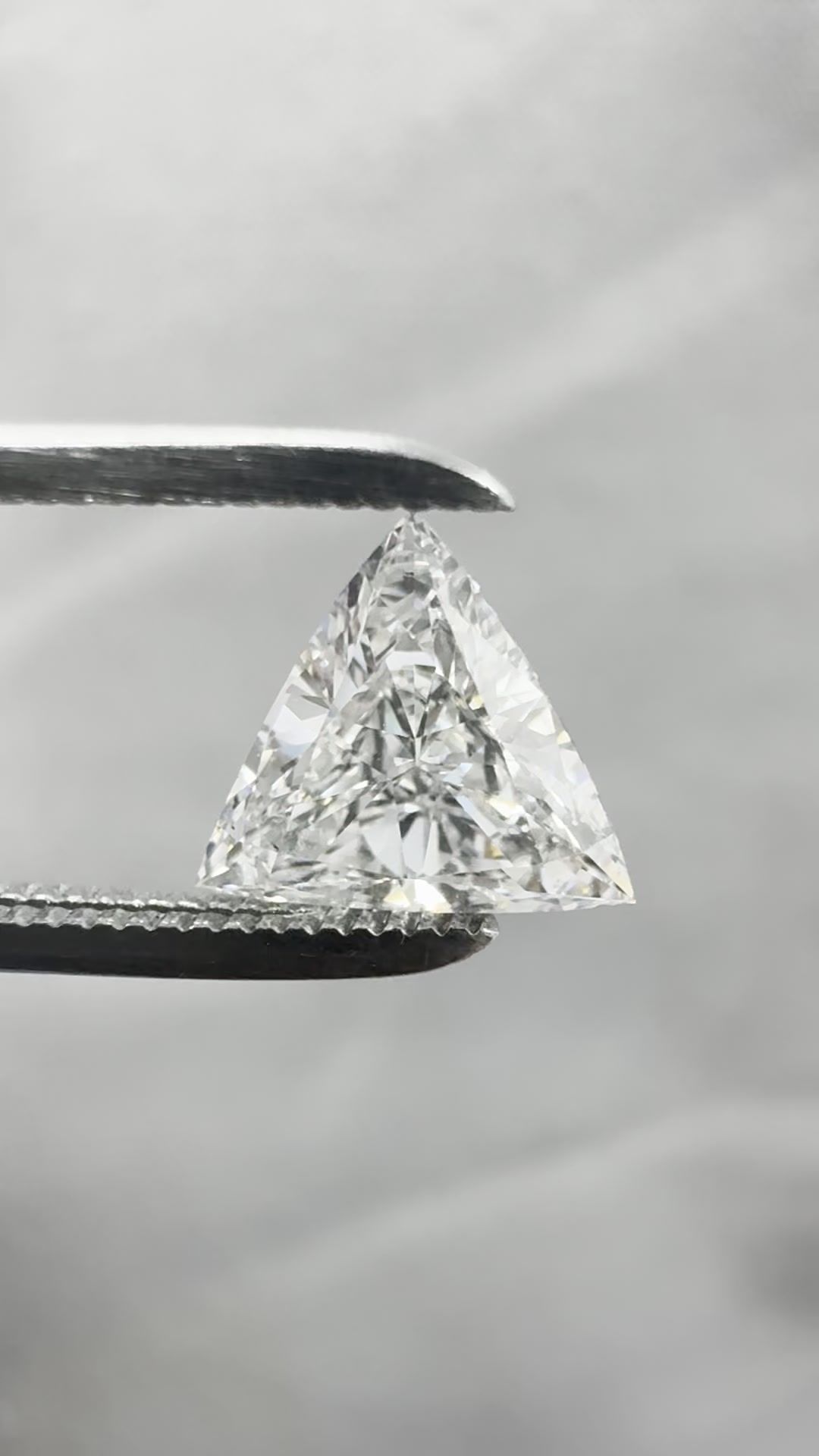 0.7 ct Triangular Diamond