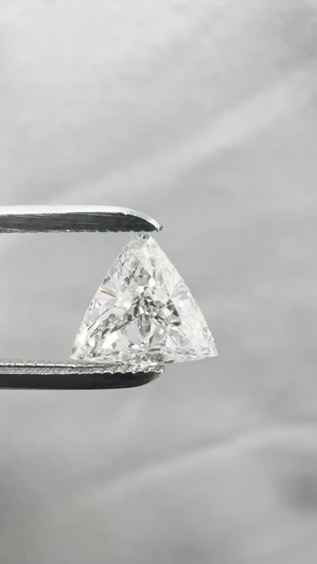 0.7 ct Triangular Diamond