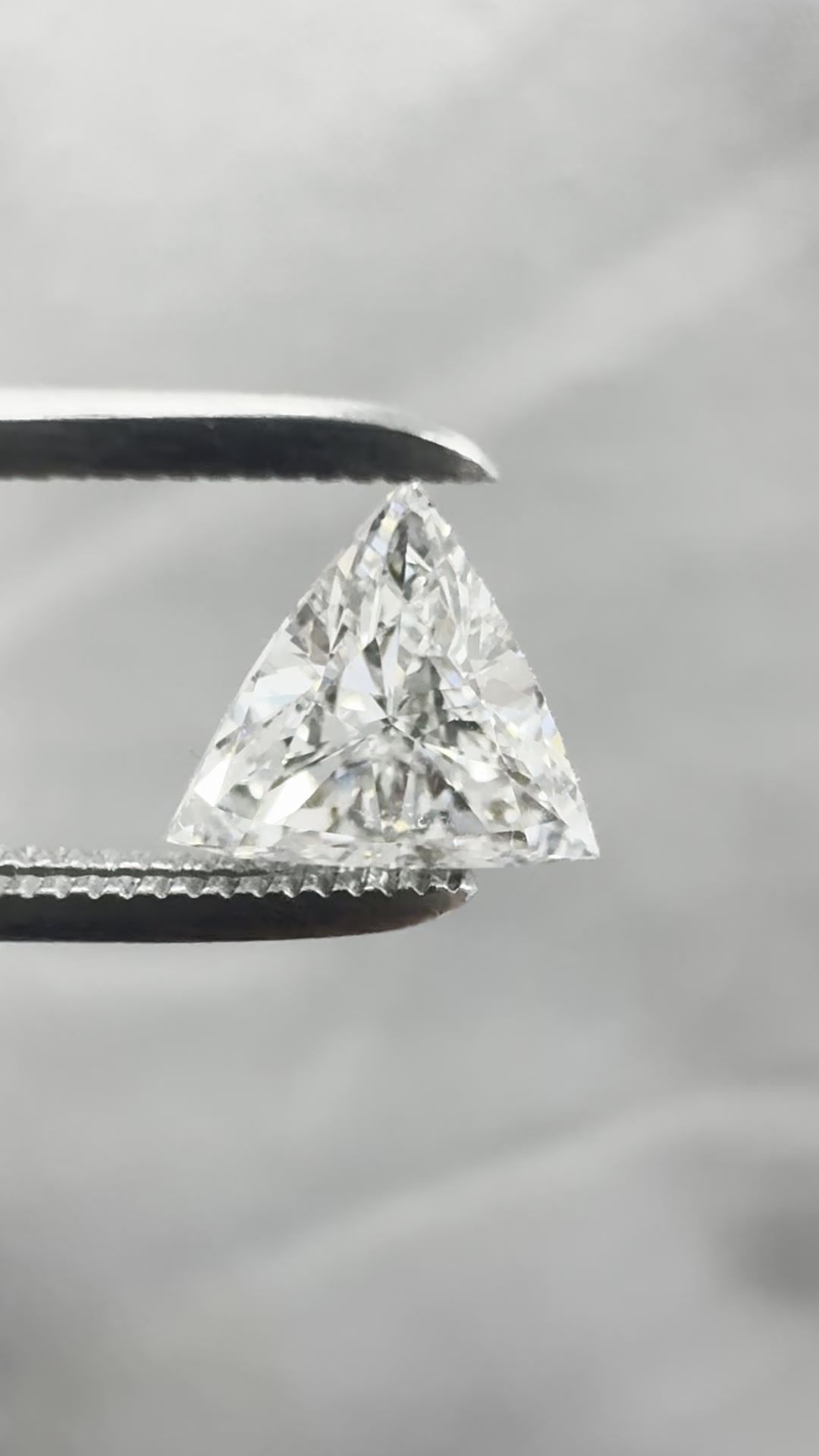 0.7 ct Triangular Diamond