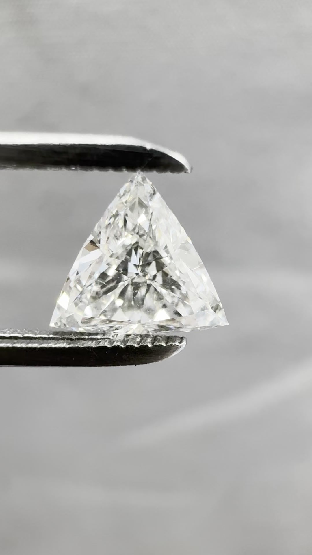 0.7 ct Triangular Diamond